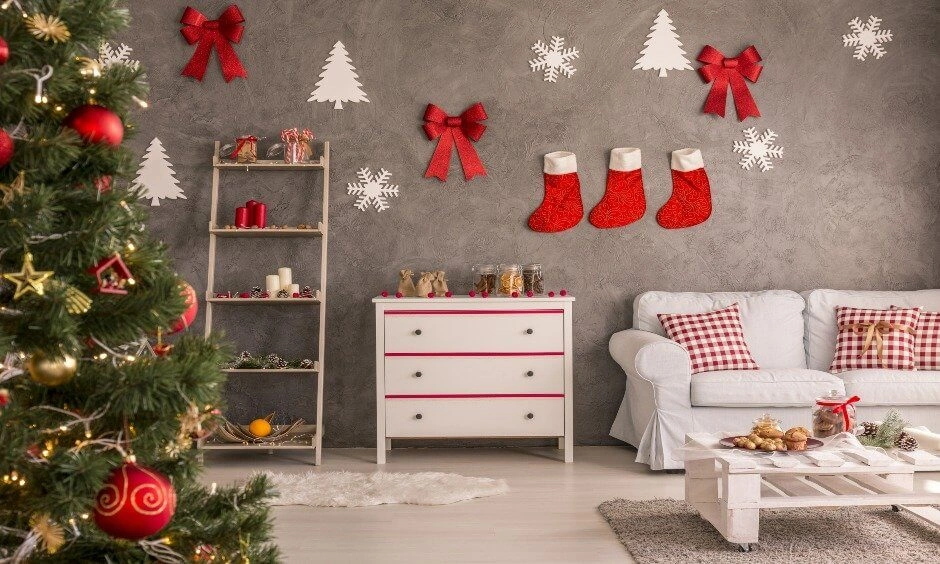 Ultimate Guide to Christmas Wall Decor: Stylish Ideas for Your Home this Holiday Season